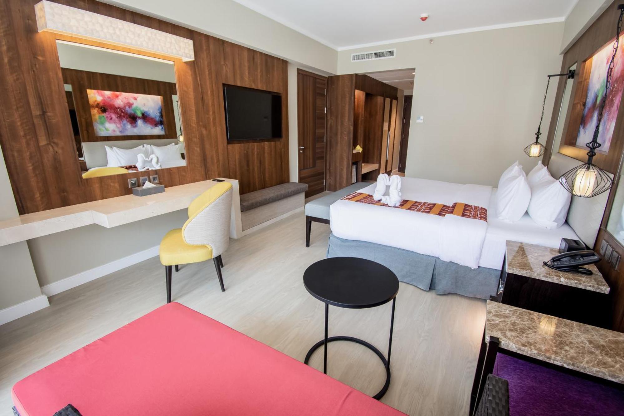 Mandarin Bay Resort And Spa Balabag  Eksteriør billede