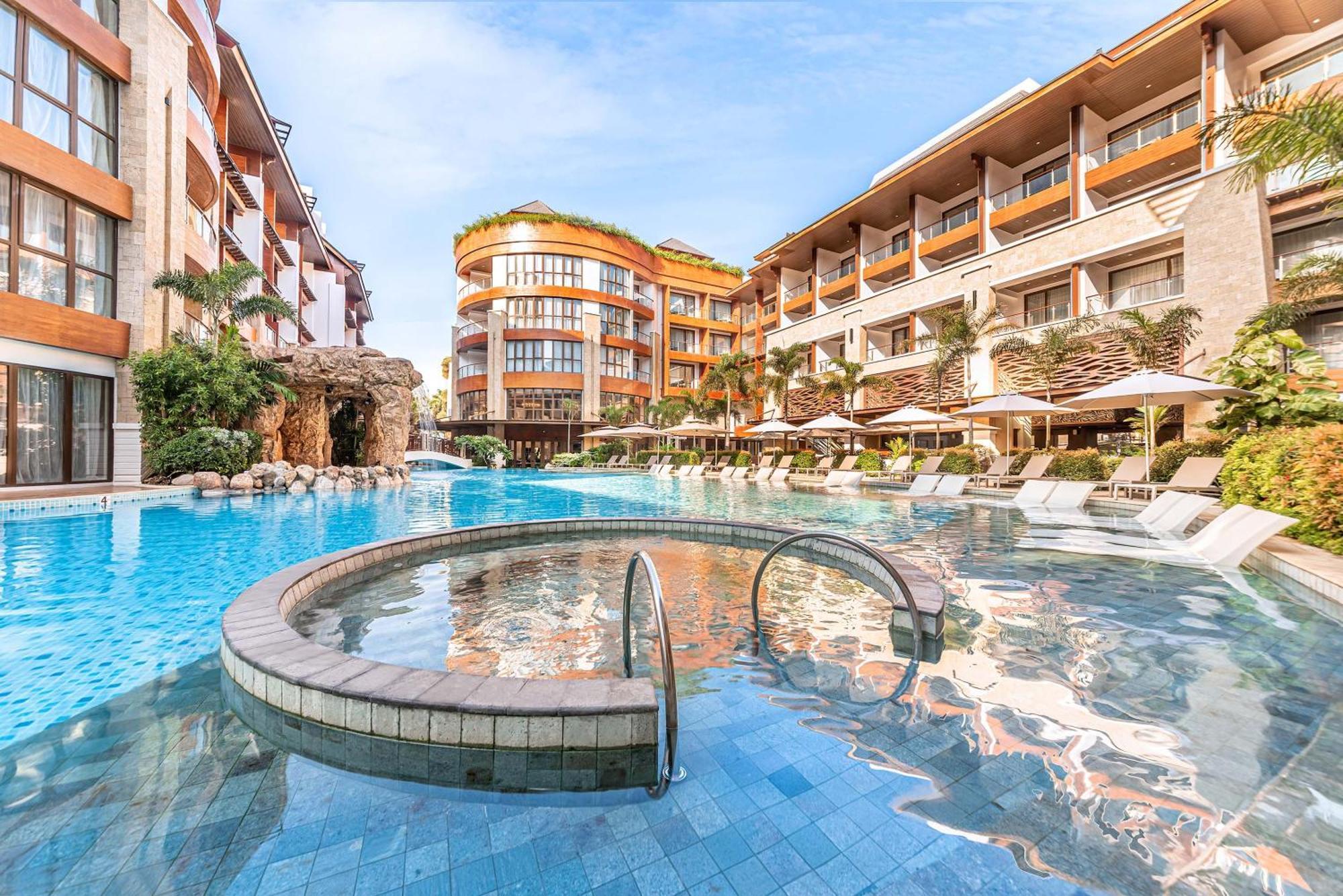 Mandarin Bay Resort And Spa Balabag  Eksteriør billede